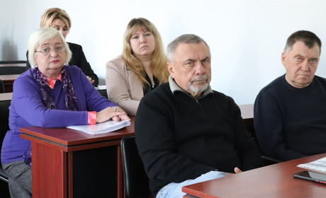 У Жмеринці депутати вивчають проєкти рішень: підготовка до 69 сесії міської ради