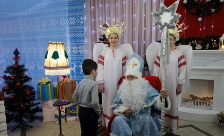 У Звягелі відкрили Резиденцію Святого Миколая та головну різдвяну ялинку