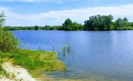Красноградці прибирали в місті й зону відпочинку та на благоустрій біля річки ККП грошей не виділяли