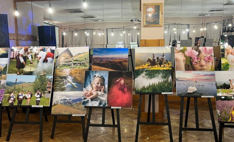 У Рахові вперше відбулася виставка місцевих фотографів. Що презентували (ФОТО)