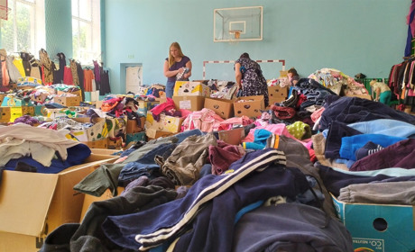 Люди дають крила і силу працювати далі: як проходить день у міському гуманітарному центрі Умані