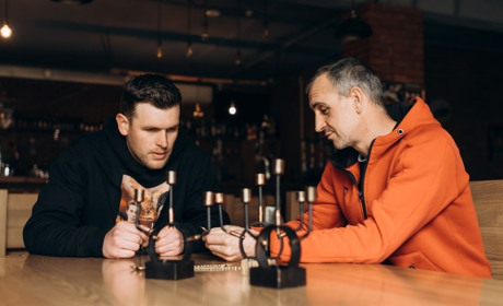 Фронтмен гурту Criptex Олександр Гурський запрошує на благодійний концерт в пабі Пивниця на Толстого