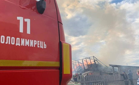 У Воронках пожежа знищила господарську споруду і нанесла суттєві матеріальні втрати