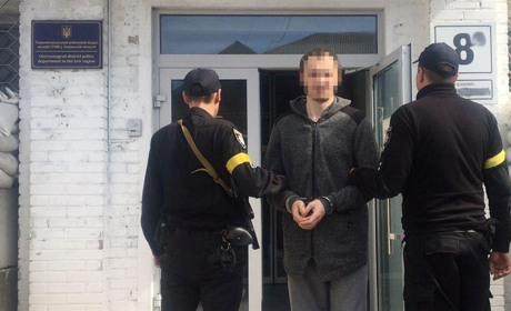 У Червонограді поліцейські затримали зловмисника, причетного до вбивства бабусі