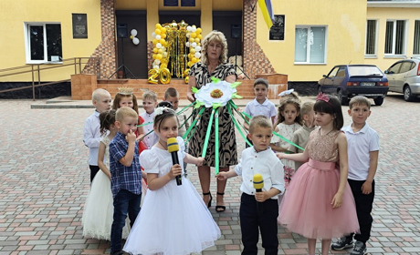 Прощання з дитинством: як у Дмитрівській громаді пройшли випускні у дитячих садочках
