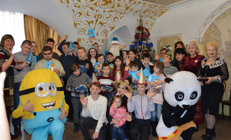 Новорічне свято для особливих дітей