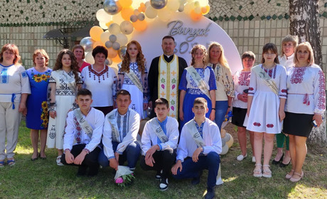 Останній шкільний дзвоник відспівав у Кривеньківській гімназії на Чортківщині вперше за три роки