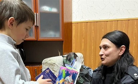 Я у безпеці з МВС: хлопчик з Умані отримав подарунок за малюнок