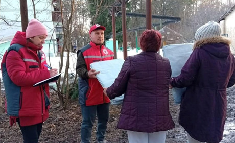 Атаки на Сумщину: під ударом пошта в Березі, автобус у Шостці та приміський потяг