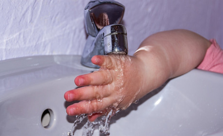 Води у Сватовому у багатоквартирці на Мирному не було не через поганий тиск