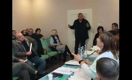 Депутат Сергій Батрин підірвав три гранати в сільраді на Закарпатті: постраждали люди