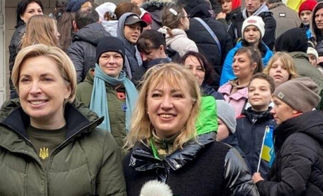 Школу імені Пушкіна в Херсоні, де позувала Ірина Верещук у 2022 році, перейменували