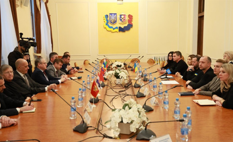 Іноземні гості. На Хмельниччині відбувся Другий Дипломатичний форум