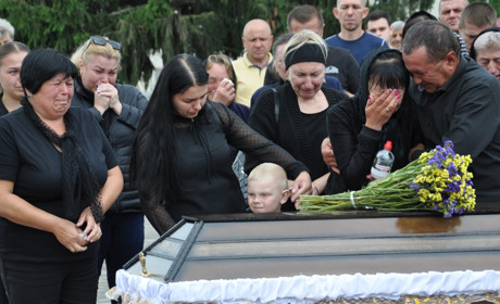 У день народження матері додому повернувся з війни «на щиті» воїн Ярош Андрій з Мухавки
