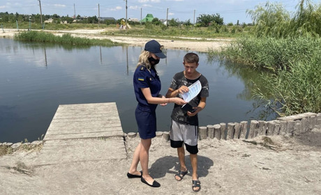Рятувальники провели профілактичні бесіди з батьками і дітьми