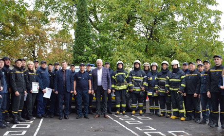Керівник Червоноградської РВА Андрій Дяченко привітав рятувальників з нагоди професійного свята