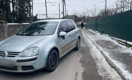 У Жмеринці поліція з’ясовує обставини автопригоди, у якій постраждав 7-річний хлопчик