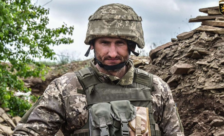 Учасника ООС із Сарн особисто нагородив Володимир Зеленський