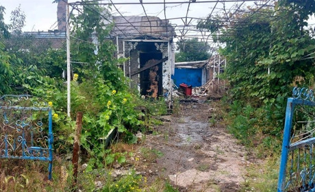 Обстріли місць евакуації та житлових кварталів: воєнні злочини російських окупантів на Херсонщині
