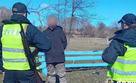 Мешканці Улянівки спіймали озброєного зловмисника: поліція розслідує обставини розбійного нападу