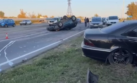 У результаті ДТП біля Южноукраїнська постраждали два автомобіля. Деталі від свідків та відео