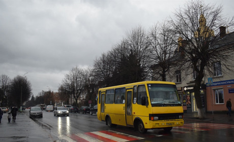 Рух автобусів на Великдень підлаштують під богослужіння в храмах: графік