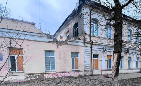 Херсонщина під ворожими обстрілами: пошкоджені будинки, електромережі та газопровід (ФОТО)