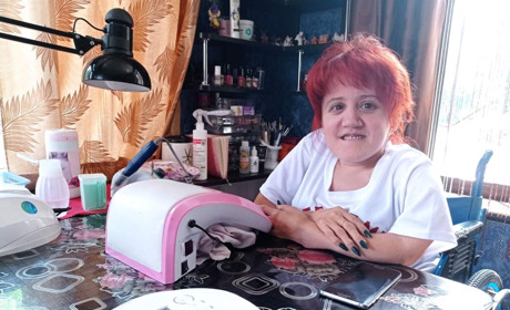 «Не в моїх планах жити вічно, в моїх планах — жити яскраво!» Інтерв’ю з первомайчанкою
