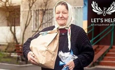 Одинокі літні люди можуть отримати продуктові набори до Великодня