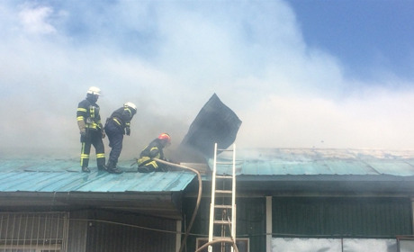 Що загорілося на автозаправці на Будівельників у Сватовому і чи є постраждалі