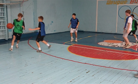 Пліч-о-пліч: перший етап змагань з баскетболу позаду. На черзі міський етап