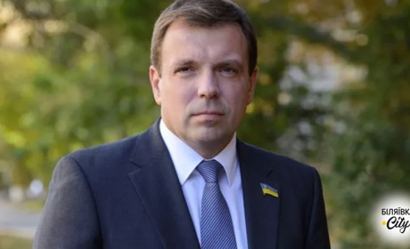Скорик отримав від матері 1,3 млн гривень, але продовжує брати компенсацію за житло. Хто ще?
