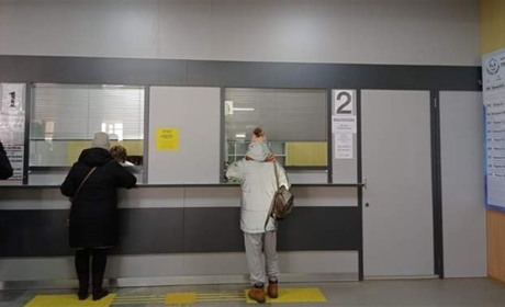 Ремонт реєстратури, встановлення протипожежної системи: що відбувається в медицині Жовтих Вод