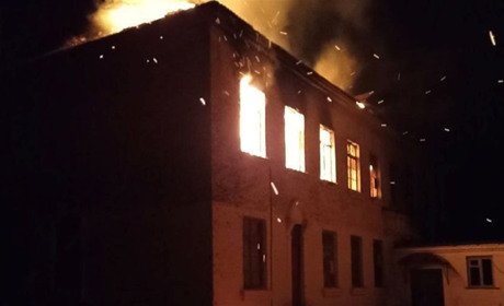 У Новій Каховці окупанти спалили другий корпус школи №2