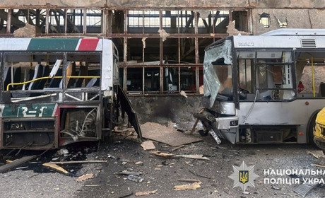 Ворог обстріляв 37 міст і сіл Херсонщини: одна поранена, пошкоджено 23 будинки і 7 автобусів