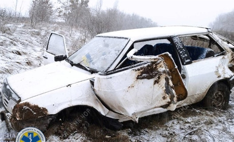 ДТП у Смілі: автомобіль злетів у кювет
