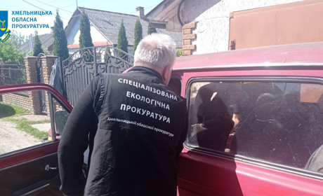 На Хмельниччині завершено розслідування щодо злочинців, які незаконно рубали дуби