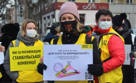 Міжнародний жіночий день — це не про квіти. Чому близько 100 людей вийшли на Марш у Краматорську?