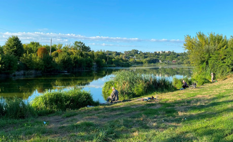 Рів на світанку: ранковий фоторепортаж з Бару