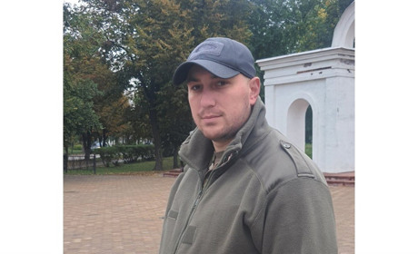 Командир 10 батальйону Сергій Третяк вітає з Днем Збройних сил України