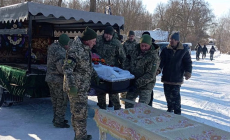 У Стольному провели в останню дорогу свого Захисника — Михайла Голівця