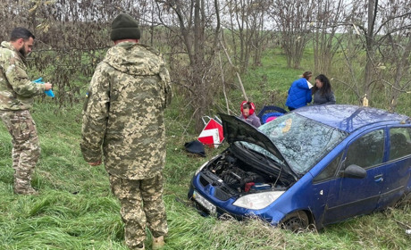 Моряки-прикордонники з Ізмаїла врятували людей, які потрапили в ДТП на трасі Одеса-Ізмаїл