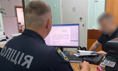 Нічний конфлікт із ножем у Шостці: 43-річному чоловіку загрожує термін за поранення знайомого