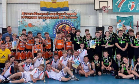 Баскетбольний десант із Південноукраїнська підкорює Вознесенськ: маємо золото та срібло