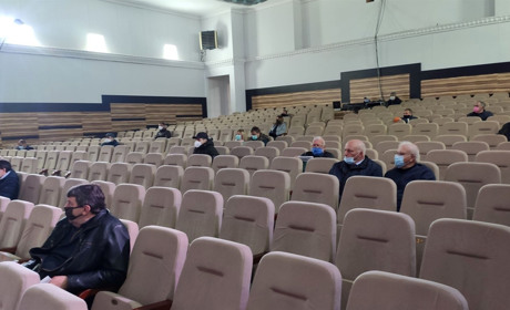 Золотоніські депутати стимулюють медиків-інфекціоністів та допомагають районній лікарні