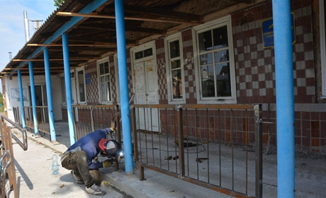 У Сомковій Долині розпочали ремонт адміністративної будівлі
