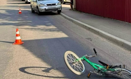 У Первомайську співробітник поліції збив 7-річного хлопчика на велосипеді