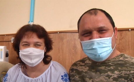 «Не могла дивитися, як вона мучиться»: переяславці пересадили нирку. Донором стала мати