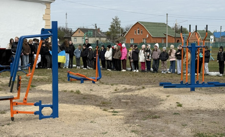 Пам’ять у дії: у Сарнах мама воїна створила спортивний майданчик на честь сина