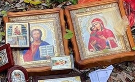 Звідки ікони на березі Десни: щоб встановити деталі події поліція звертається по допомогу